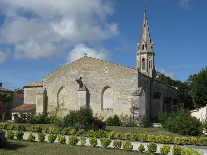 L'église vue depuis l'est.