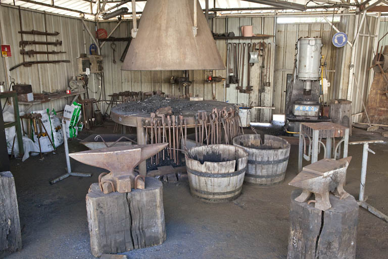 L'atelier de forge sur le chantier.