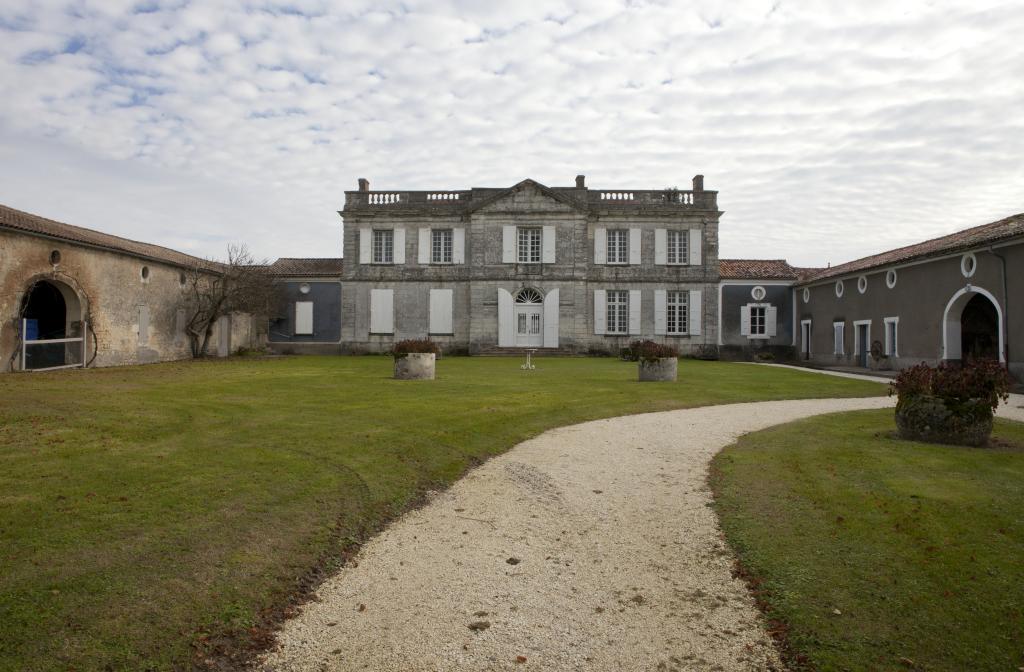 Façade antérieure du château du Pible.