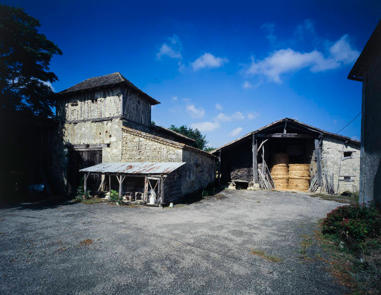 Vue d'ensemble des parties agricoles depuis l'est.