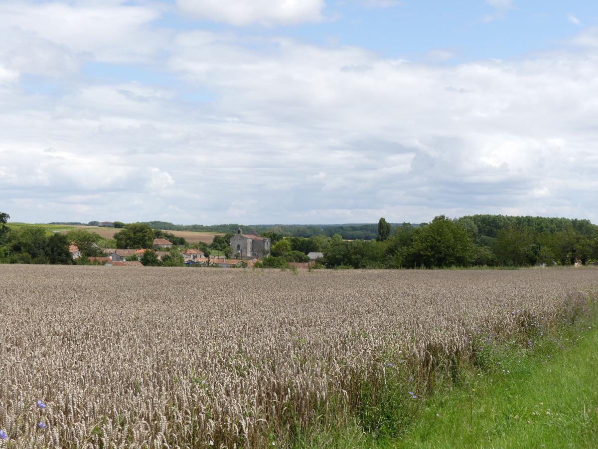 Prise de vue depuis le chemin des Groies au sud-ouest du bourg.