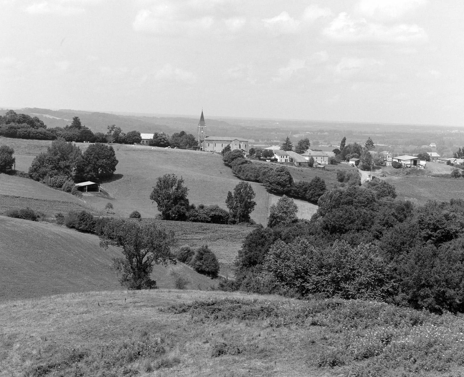 Vue d'ensemble du village depuis le sud.