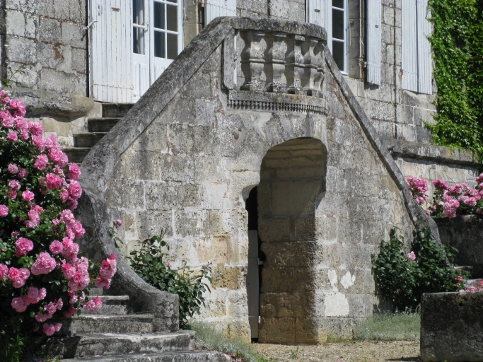 L'escalier extérieur du logis.