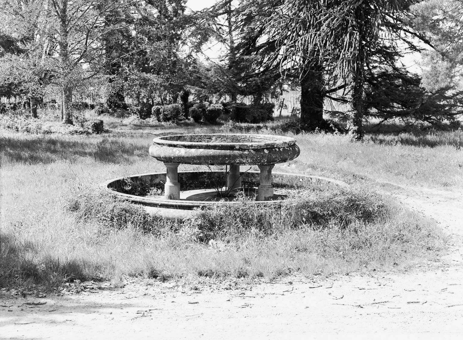 Ancien bassin provenant du Château de Cadillac.