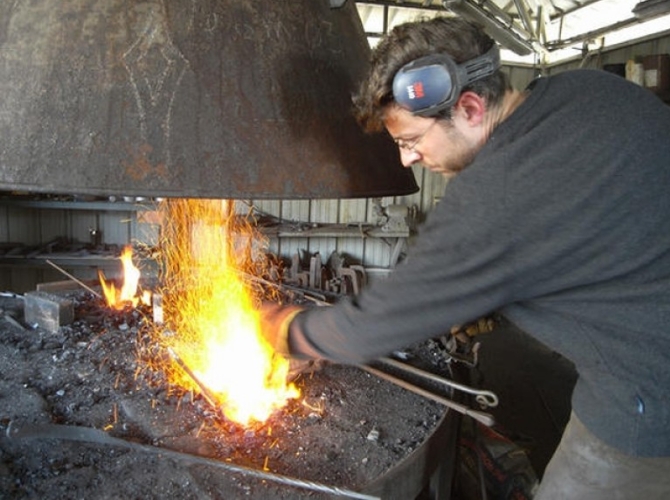 Fabrication d'un croc pour le gréement de L'Hermione.