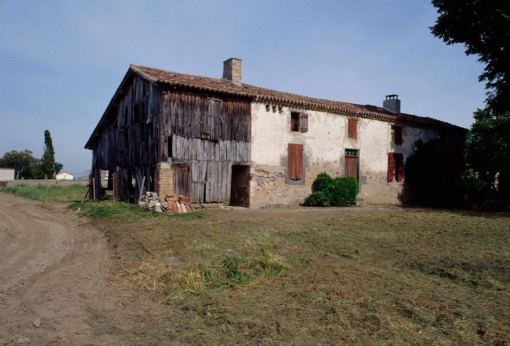 Vue d'ensemble depuis le sud est.