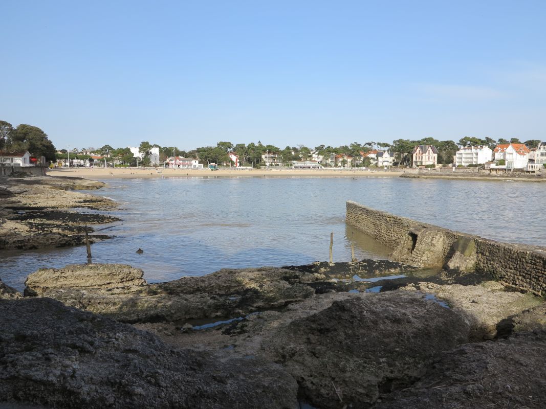 Vestiges du port de Sanit-Palais-sur-Mer.