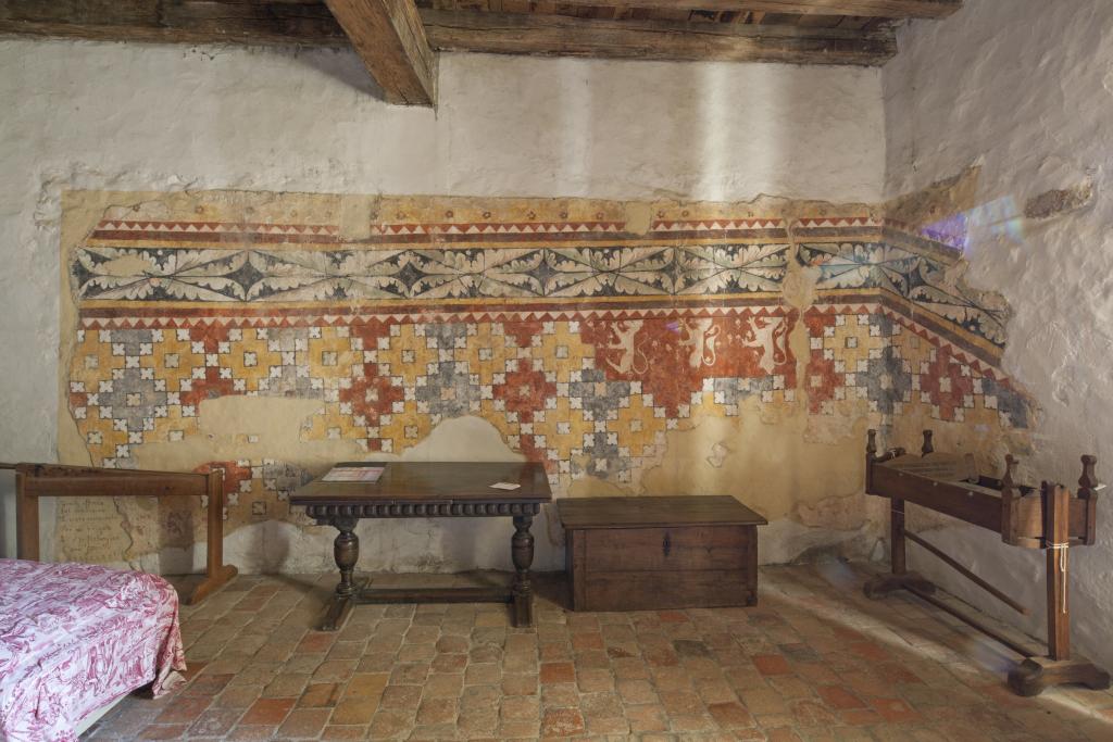 Château de Pruniers, intérieur, premier étage, pièce sud-ouest, mur sud, peinture murale.