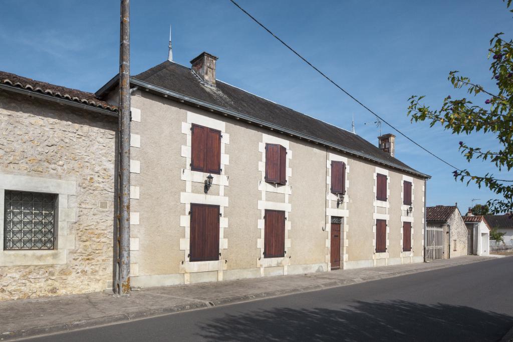 Maison de maître construite en 1901, à la Roche-à-Baussant.