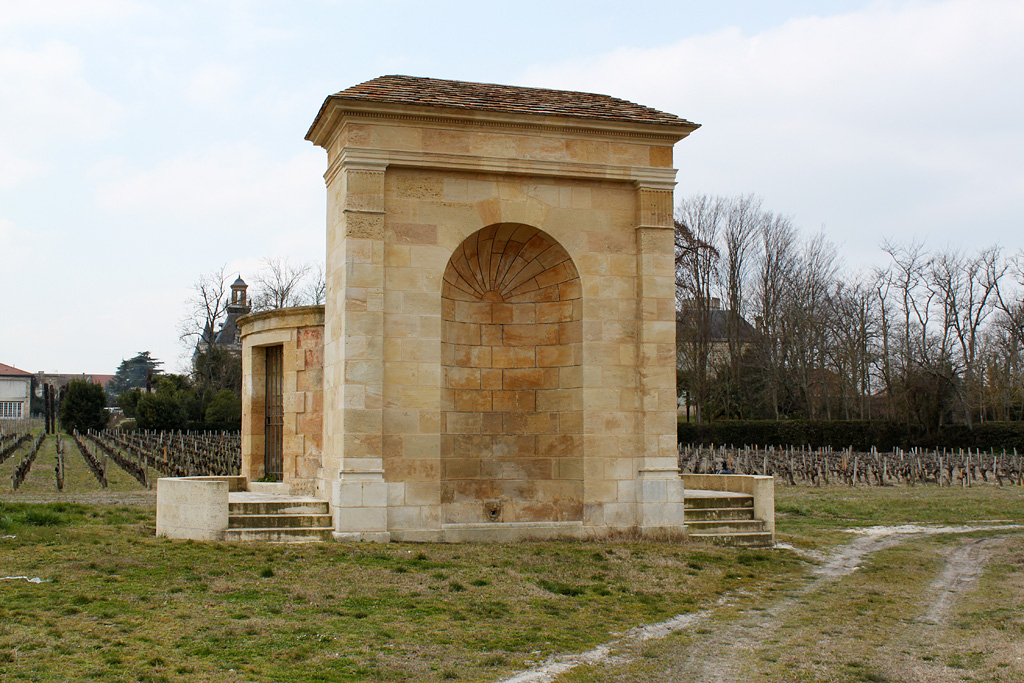 Fontaine monumentale : façade principale.