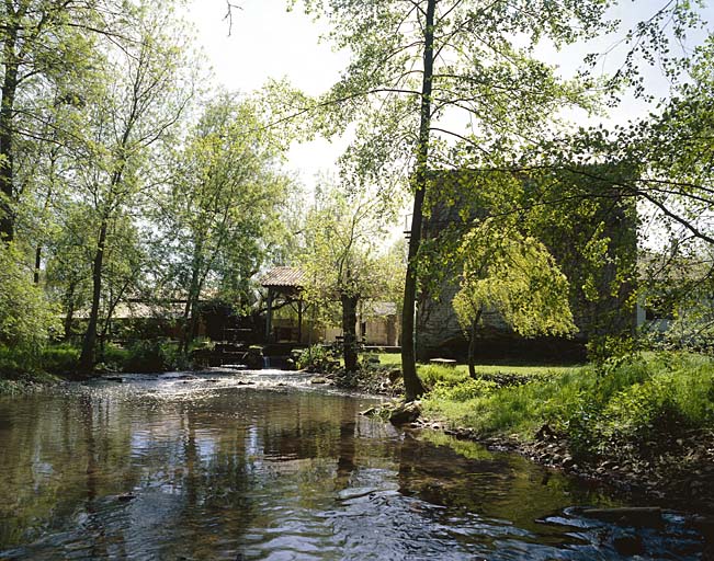 Moulin, vue générale vers le sud.