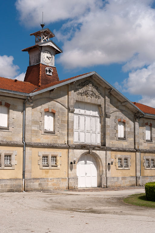 Cuvier : travée centrale formant pignon.