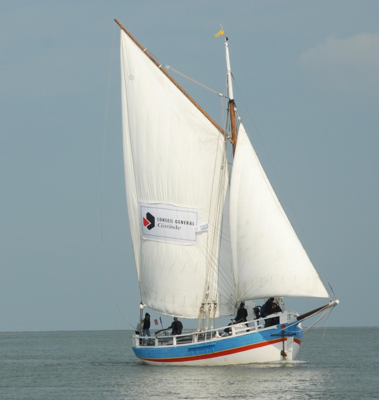 Deux Frères en régate dans l'estuaire de la Gironde, en 2010.