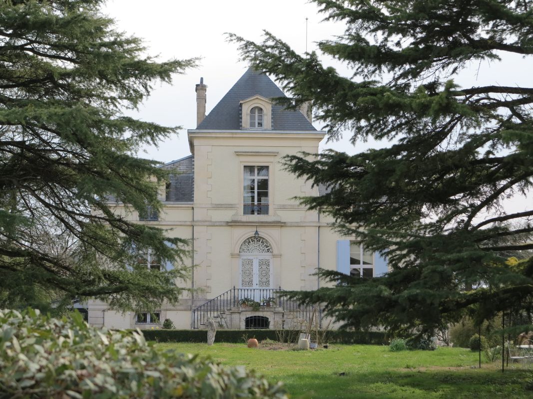 Le logis vu depuis le nord.