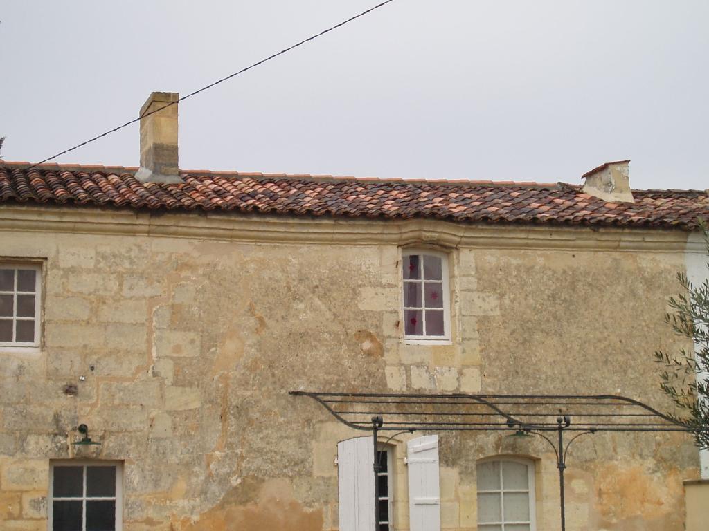 Logis ouest : élévation sud, détail du surcroît.