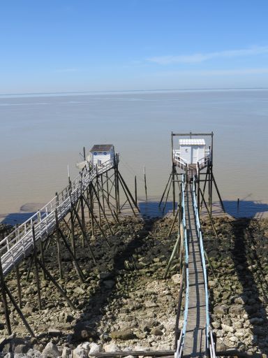 Carrelets au bout de leur estacade.