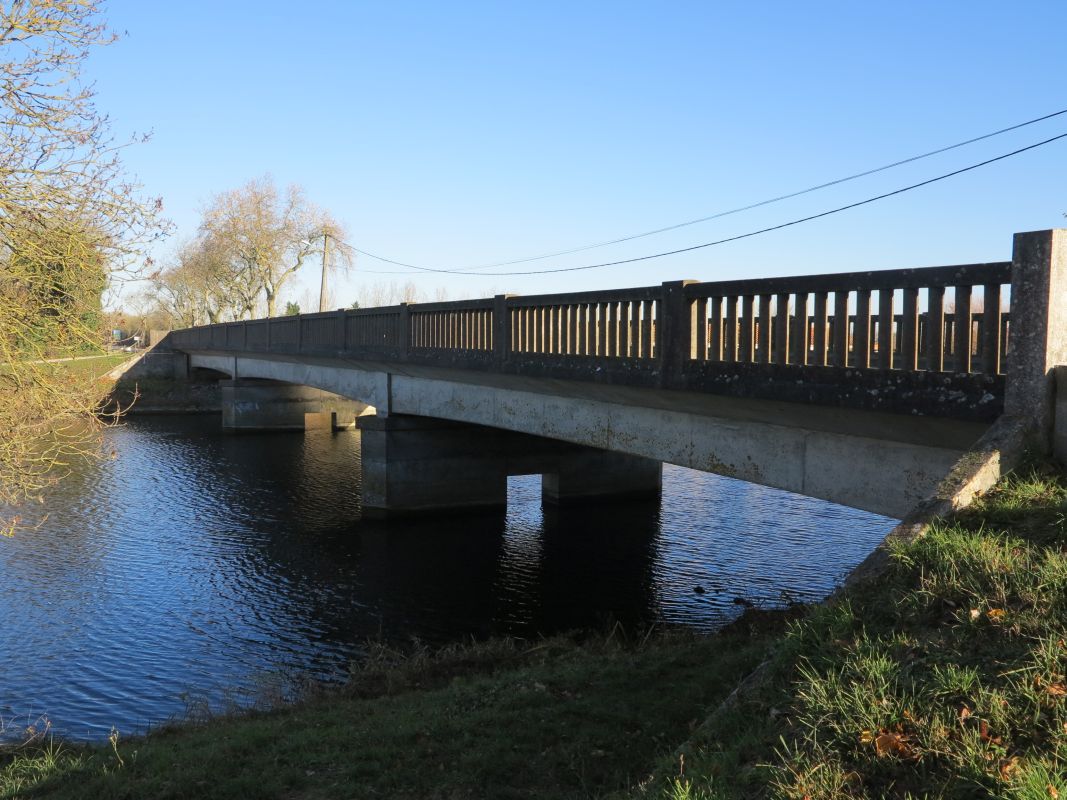 Le pont vu depuis le sud-ouest.