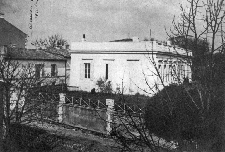 La maison, future mairie, vers 1900.