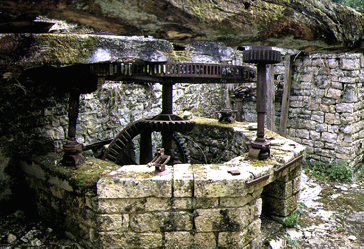 Ancienne roue du moulin.