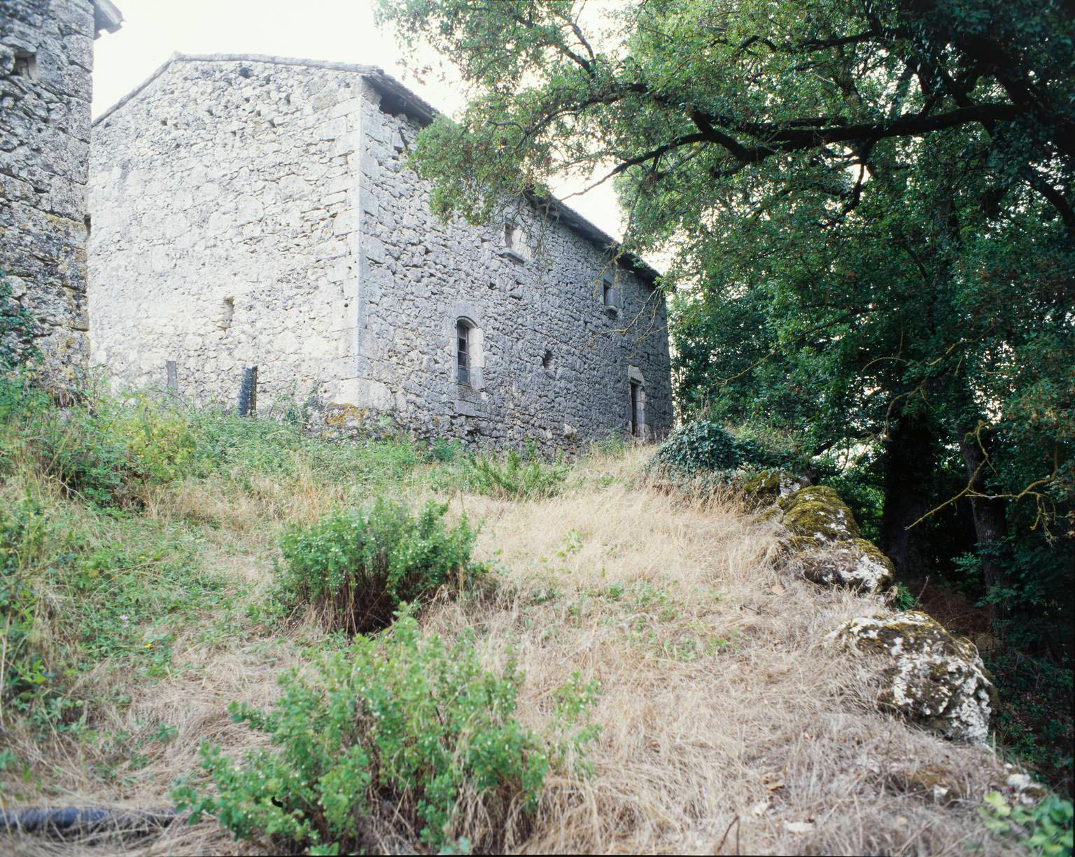 Vue d'ensemble depuis l'est.